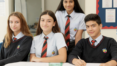 مصانع يونيفورم المدارس