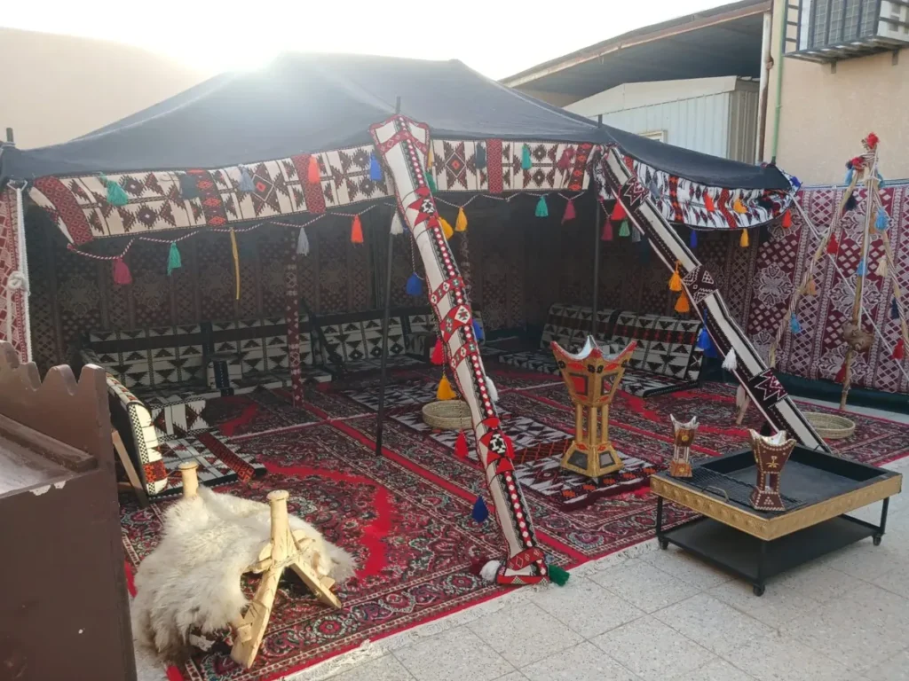 إضاءة وتنسيق مناسبة ليلية